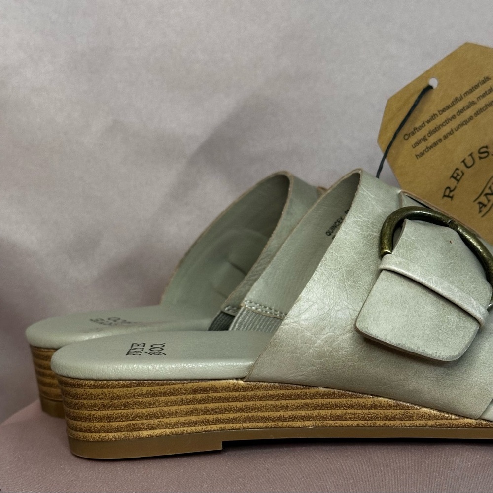 COPY - Frye And Co Womens Quincey Thong Sandals Taupe Gray Faux Leather Wedge 8… - Picture 6 of 16